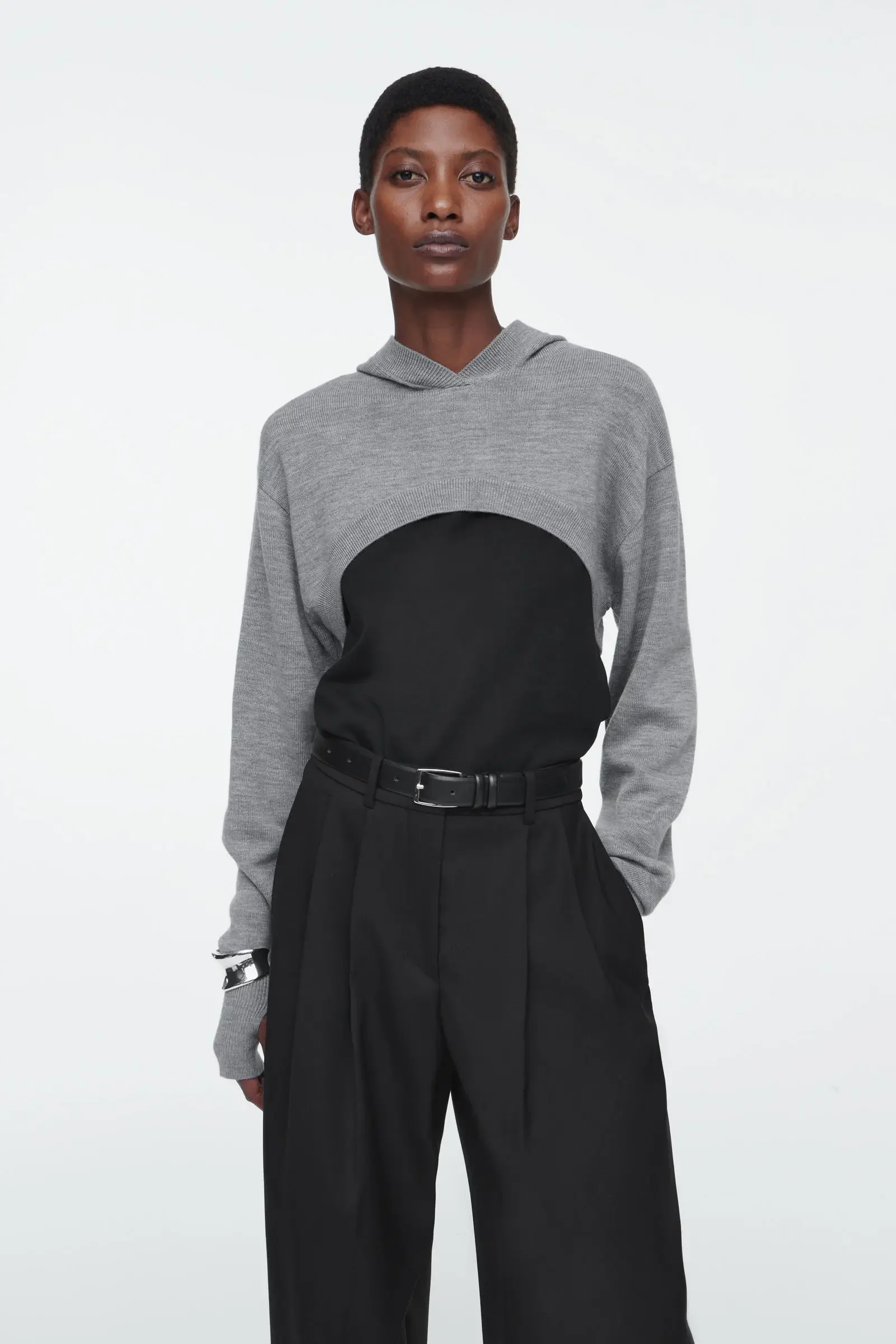 

XIMIAN APPAREL 2026 YAZHIMEI spring new style of Women's casual short wool knit hoodie with long sleeves in black