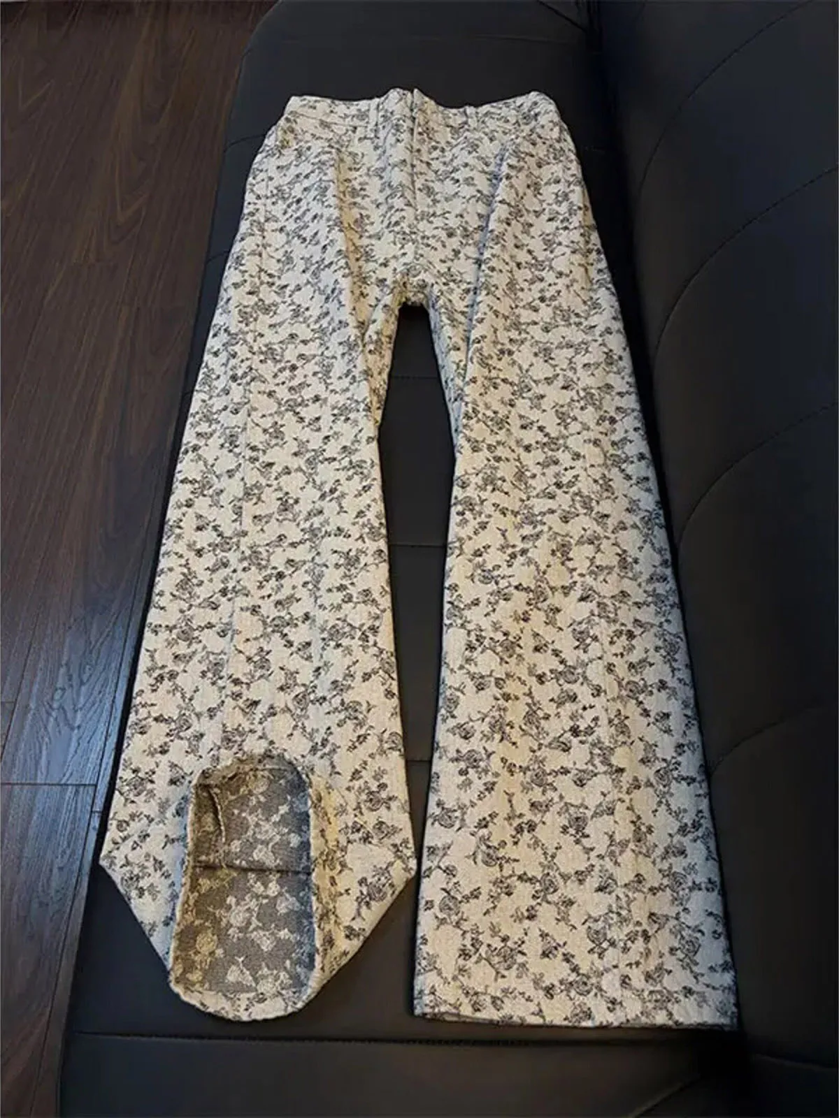 

Slimming Straight Leg Vintage American Style Floral Print Micro Flared Denim Jeans for Men And Women Casual Straight Cut Jeans