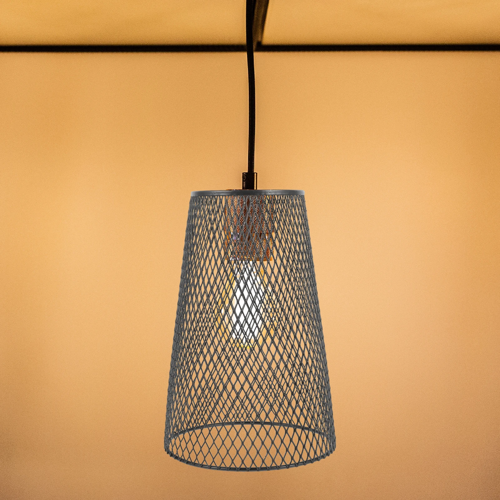 

Diamond Shape Metal Lamp Shade Vintage Wire Mesh Hanging Light Cover for Porch Cafe Hotel Interior Decoration Metal Lamp Shade