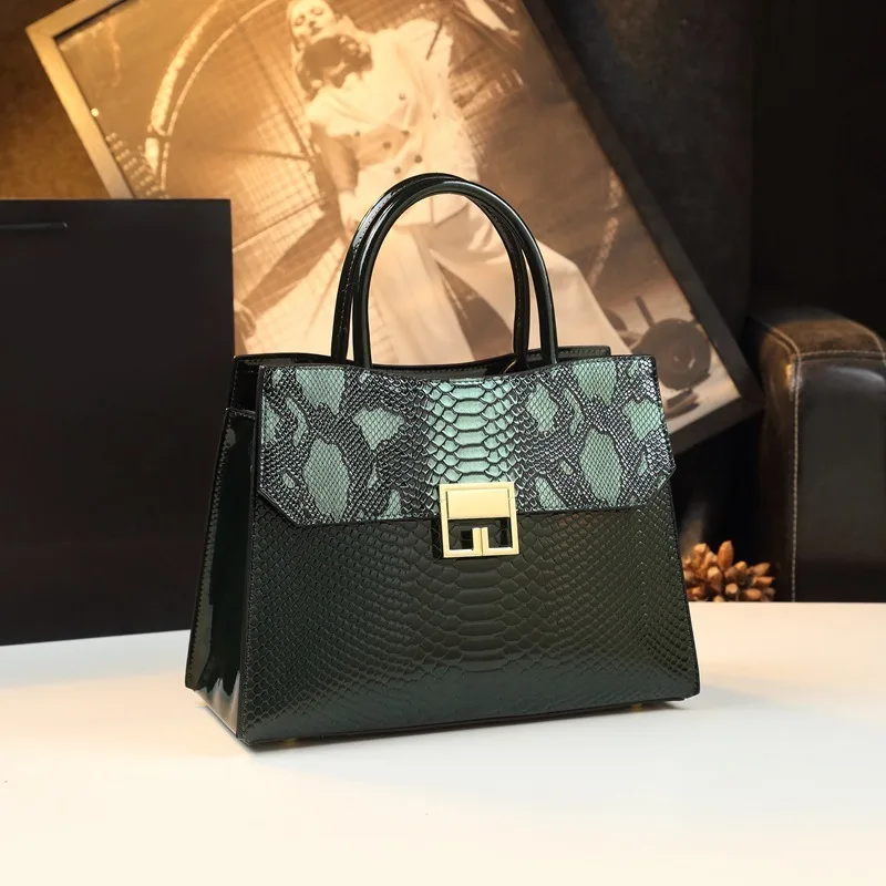 

Middle-aged women's mother bag 2025 new fashionable high-end handbag women's bag large capacity