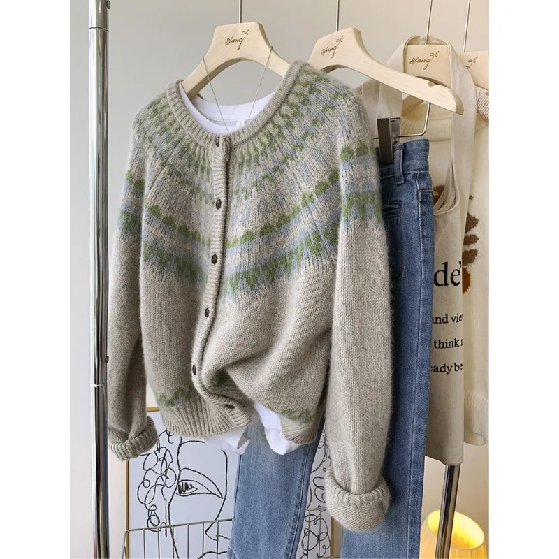 

Women New Sweater Coat In The Spring and Autumn of 2023 Wears A Lazy Wind Design with Jacquard Knit Cardigan Round Neck Loose