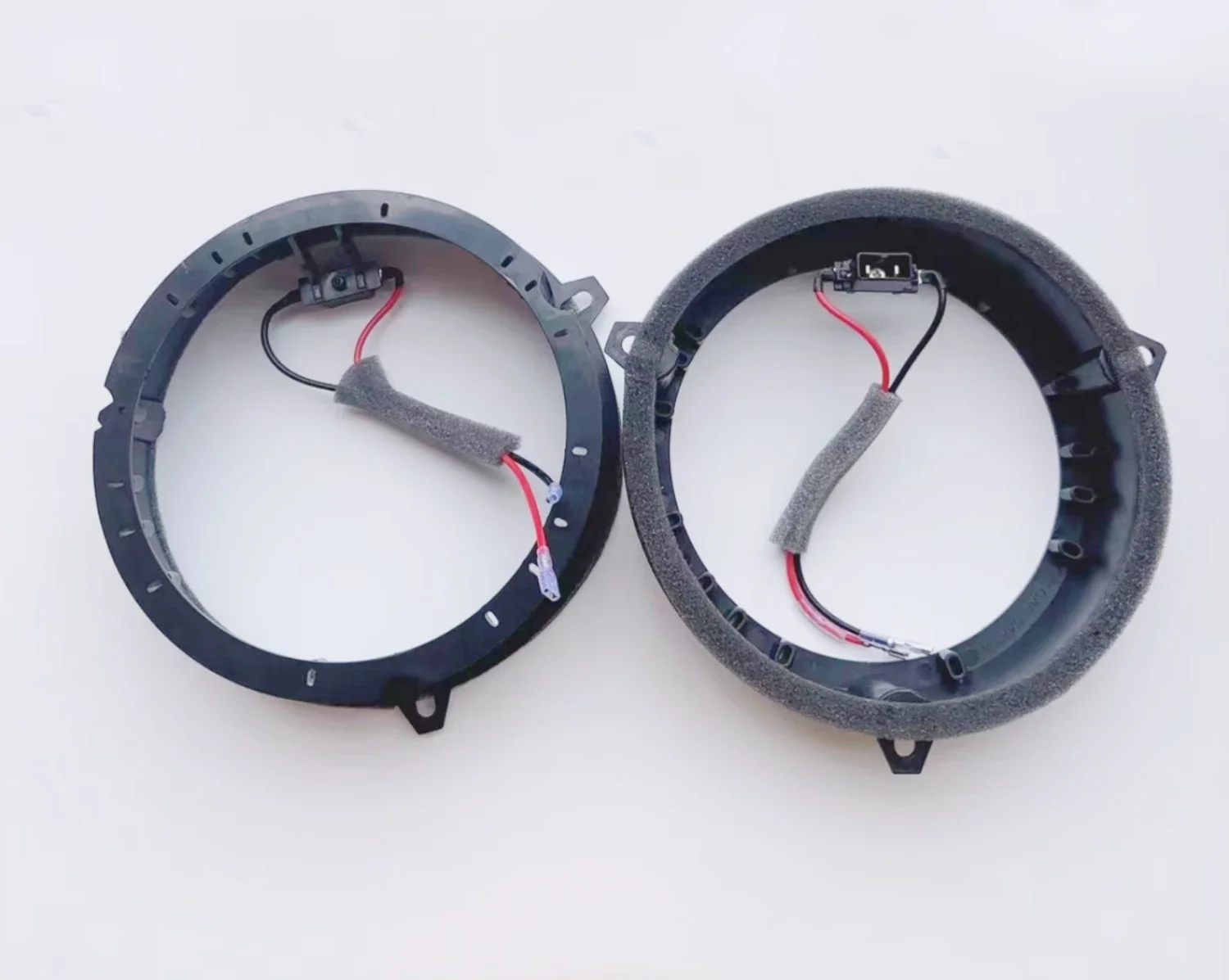 

2pcsSuitable for Trumpchi, An 6.5 Inch Loudspeaker Car Audio Modification, with Special Car Nondestructive Plug Line Shock Proof