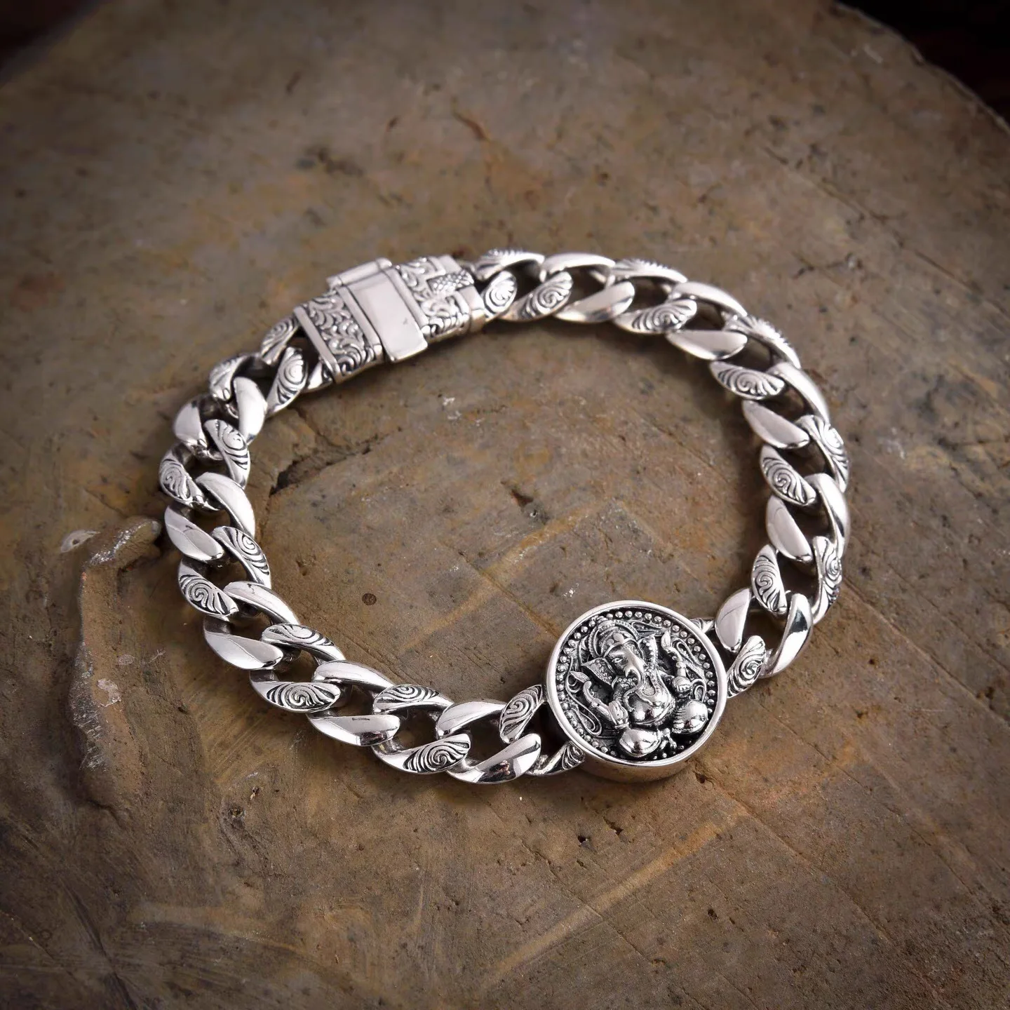

Solid S925 Silver Carved Grass Curb Chain Link Men Bracelets Auspicious Ganesh Buddha Bracelet Gift For Him 18/19/20/21/22/23CM