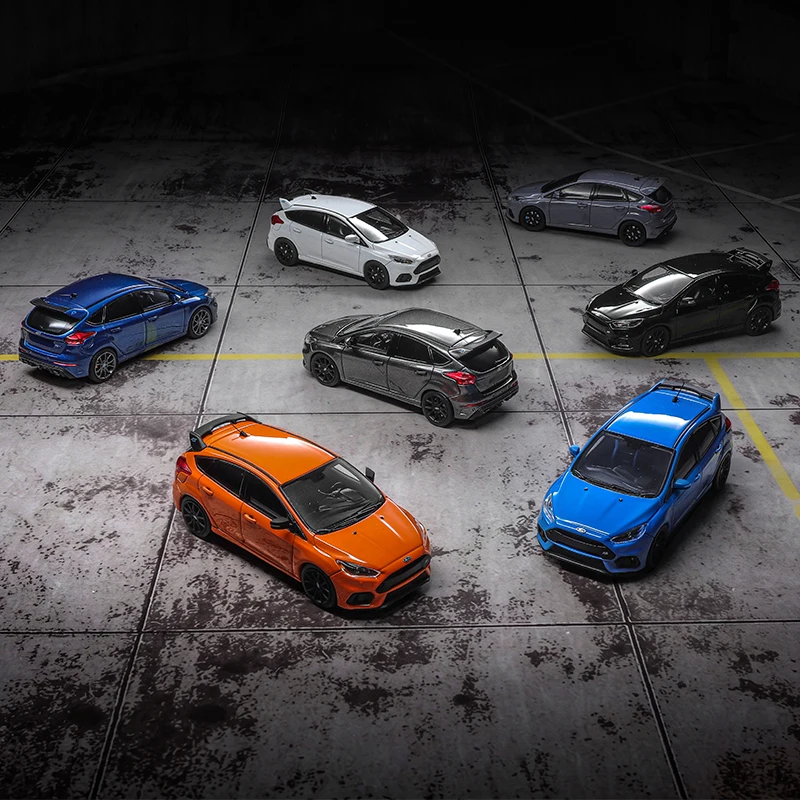 Vorverkauf Turning Crush 1:64 Ford Focus RS Modellauto aus Legierung