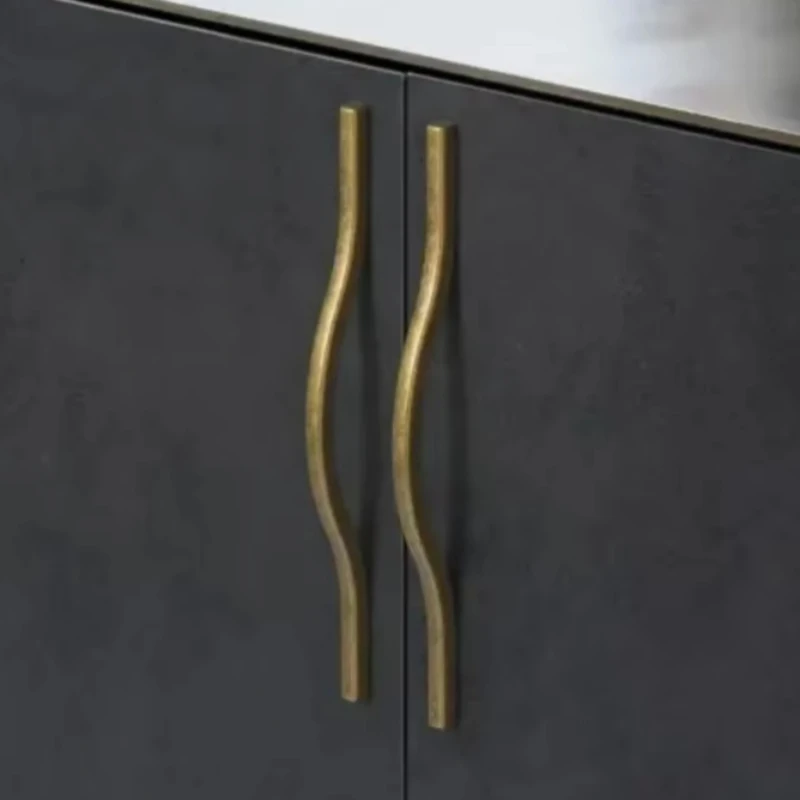 

Nordic Vintage Curved Furniture Handles Bronze Knobs and Handles for Drawers Dresser Closet Beautiful Creativity Cabinet Pulls