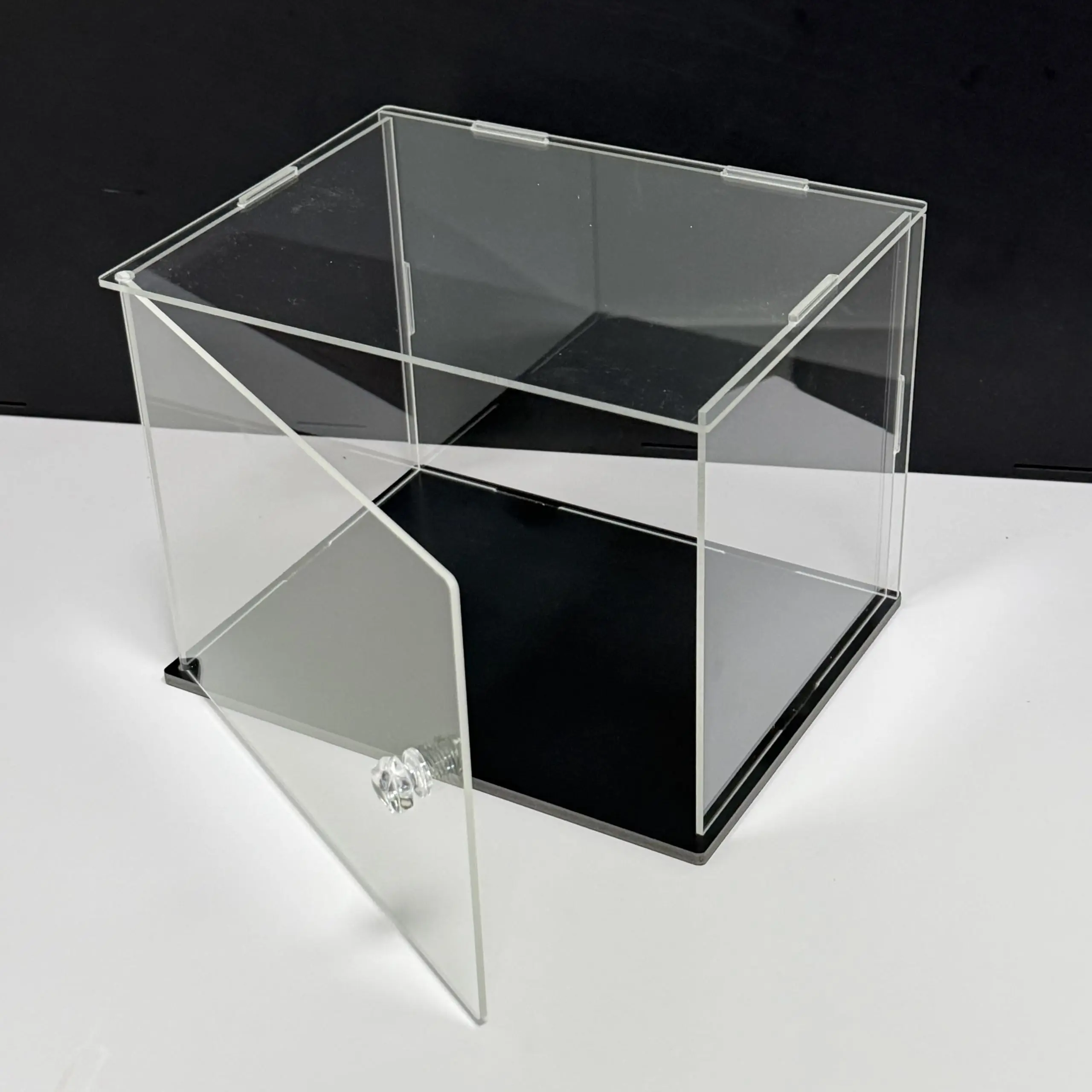 

Clear Acrylic Display Case,1pc Display Box Stand with White/Black Base,with Door,Dustproof Protection Showcase for Collectibles