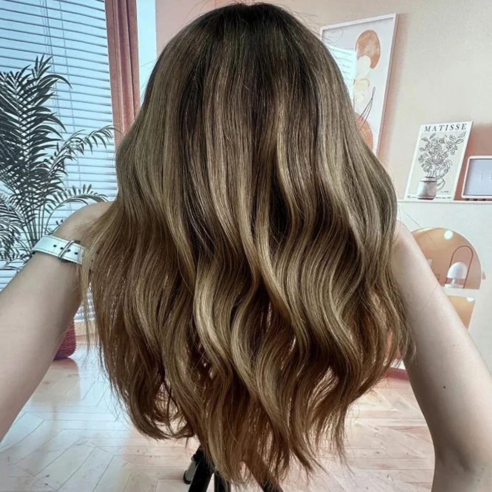 

Темно-каштановый синтетический парик с блондинистыми прядями, короткий, с натуральной линией роста волос, без клея, реалистичный вид, с эффектом натуральных волос