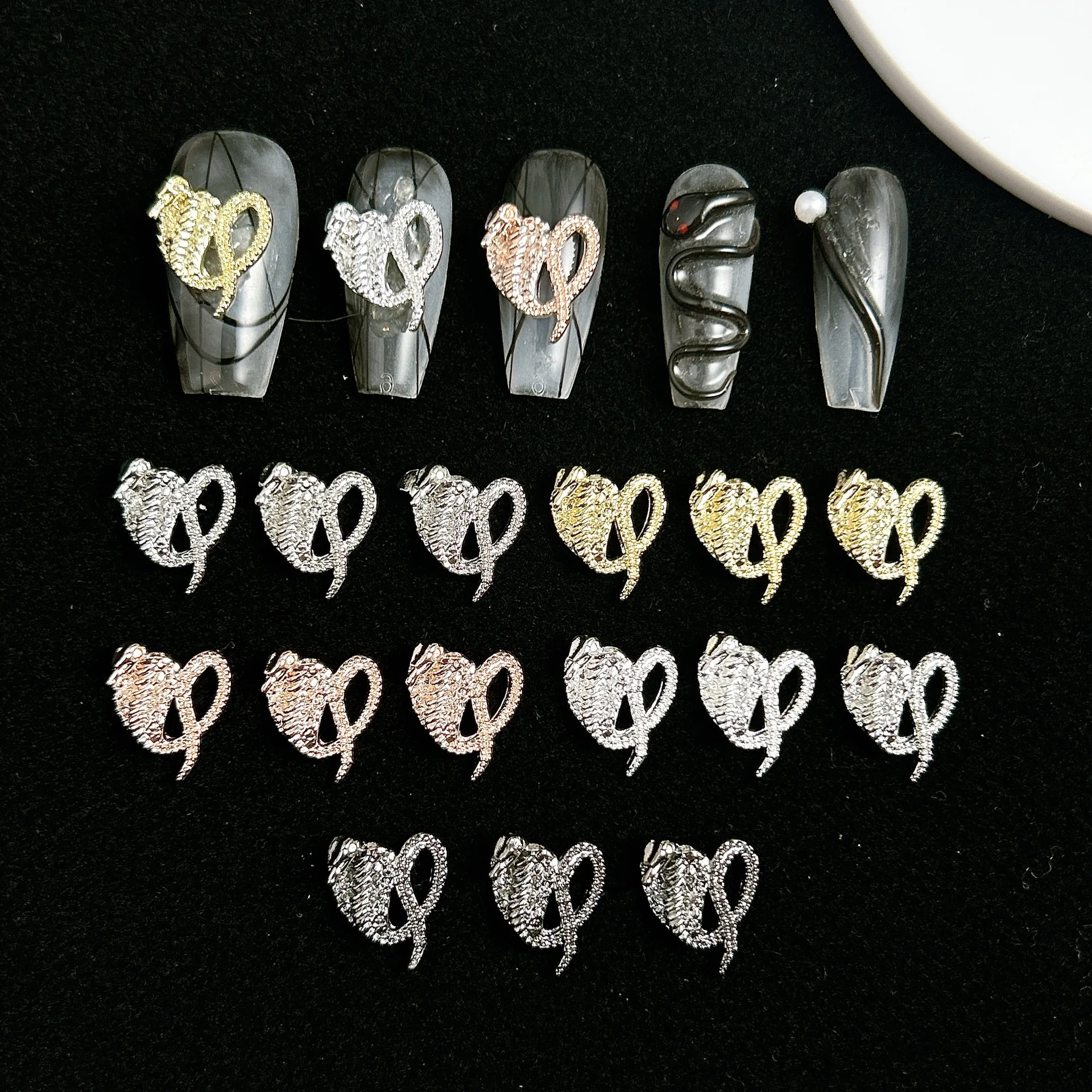 20 ชิ้น 3D โลหะ Cobra Nail Art งู Charms อุปกรณ์เสริมโลหะผสมสําหรับตกแต่งเล็บเล็บ Decoraion อุปกรณ์วัสดุ