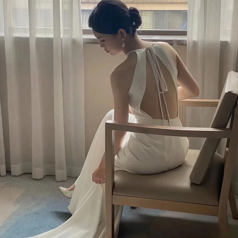 

Halter Neck Light Wedding Dress Simple Petite Forest Style Backless Engagement Dress Casual Wear Marriage Registration Little Wh