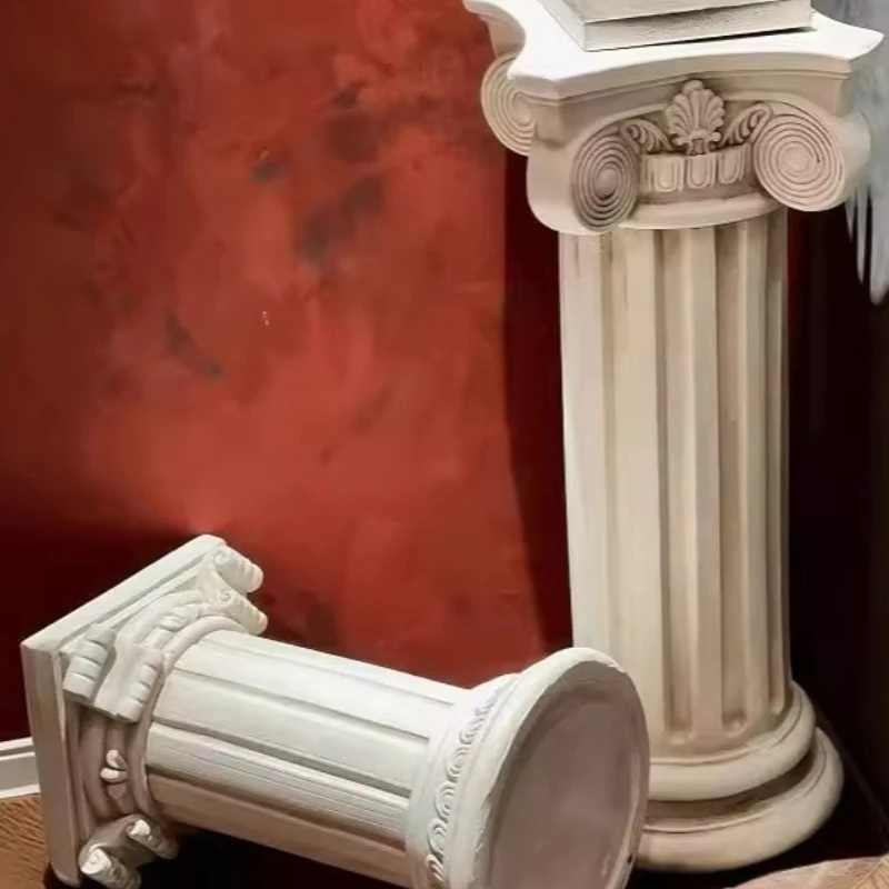 Retro Roman column edge base Art design B & B cafe Interior simple decoration Coffee table Sofa corner table