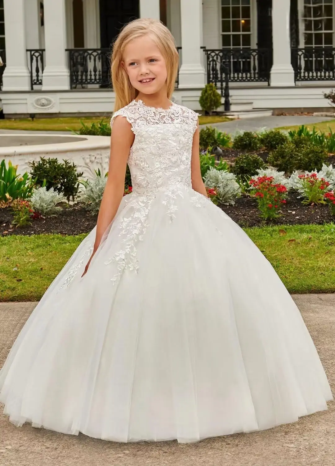 Ivory Flower Girl Dresses for Wedding Lace Appliques Birthday Ball Gown Bespoke Occasion Dresses First Communion Gown Customized