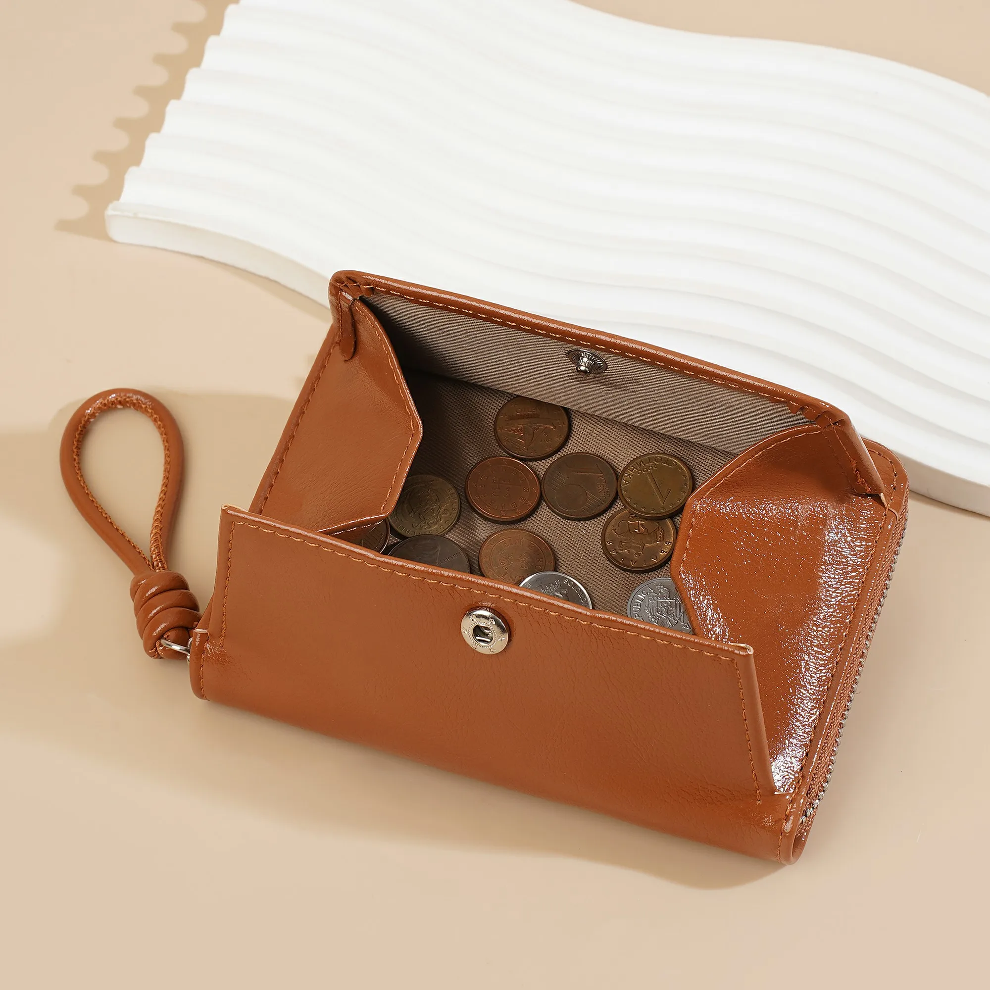 Baellerry Damen-Geldbörse mit kurzem Reißverschluss und Handschlaufe, 7 Kartenfächer, Ausweisfenster, Münzfach, minimalistisch, tragbare Geldbörse, kleine Alltagsgeldbörse, Geschenk für Mädchen – Detail 32