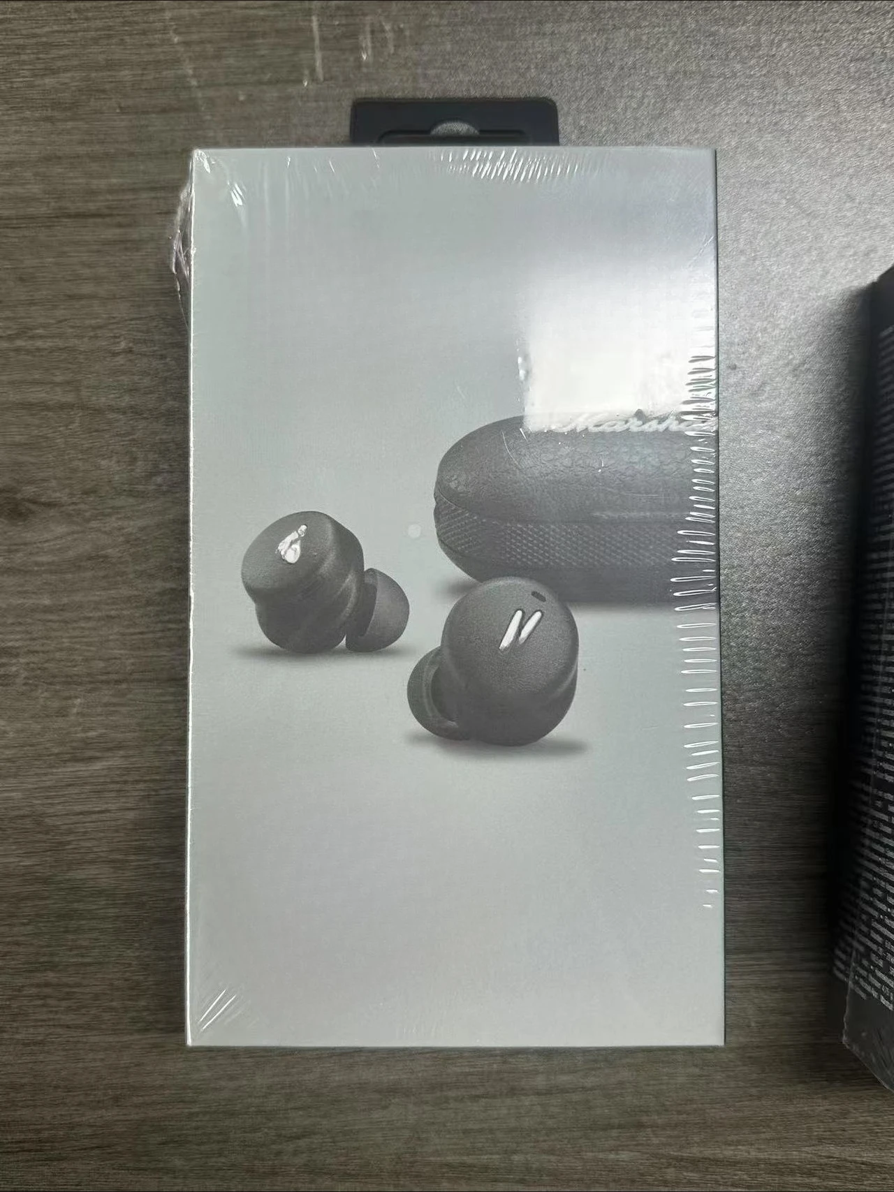 تتوافق سماعات الأذن الرياضية الجديدة لموسيقى البلوتوث اللاسلكية MODE II مع سماعات MARSHALL