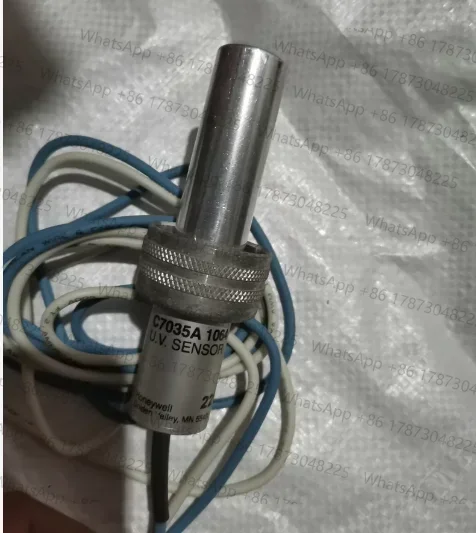 1PC C7035A1064 HONEYWELL New Original Flame Detector