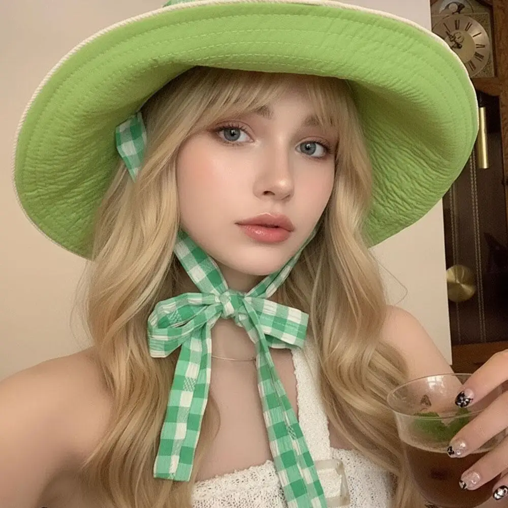 Women UV Protection Sun Hat Wide Brim Summer Beach Caps with Chin Strap Cute Pastel Plaid Bucket Hat for Outdoor Travel Holiday