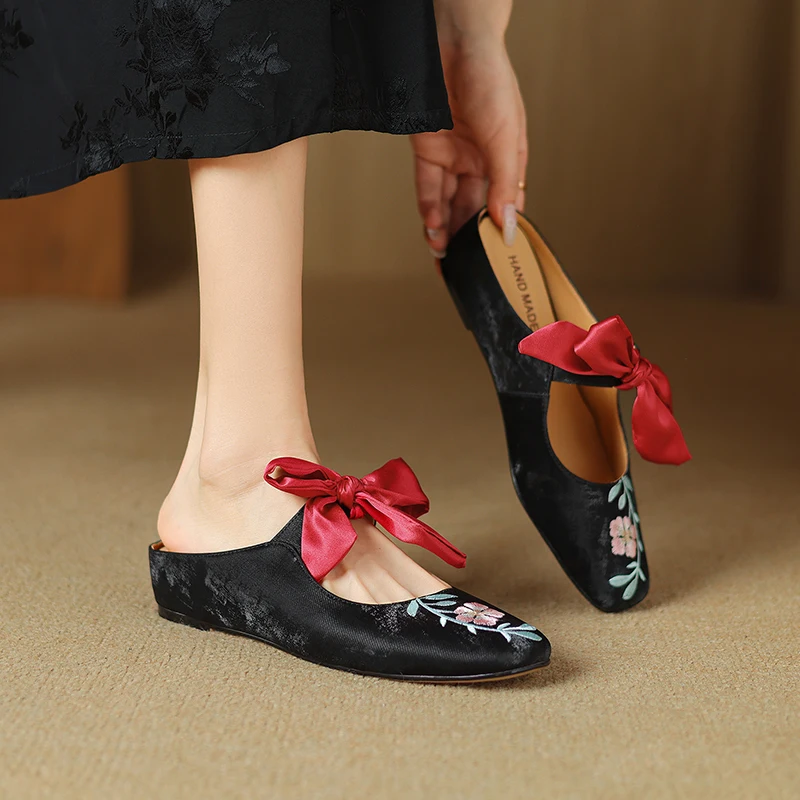 

2024 Summer New Women's Sandals 34-39 Foot Length 22-24.5cm cowhide+pigskin+sheepskin Embroidered butterfly knot mules Shoes