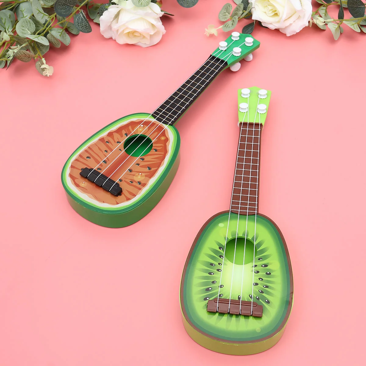 ชุดเครื่องดนตรีอูคูเลเล่รูปผลไม้ 2 ชิ้น กีตาร์ขนาดเล็ก ของเล่นเสริมพัฒนาการด้านดนตรีสำหรับเด็กเล็ก สีสันสดใส ของขวัญเสริมสร้างการเรียนรู้ด้านดนตรี