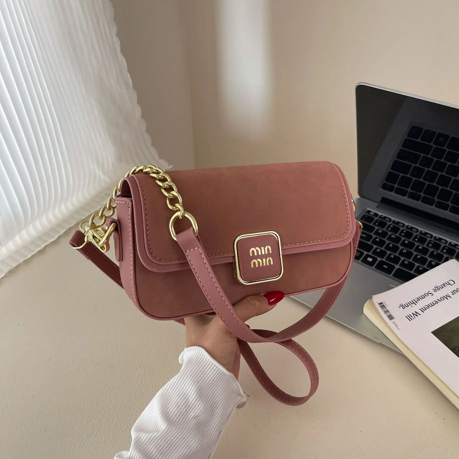 Tas Kotak Minimalis Musim Gugur 2025, Tas Selempang Wanita Modis, Tas Jinjing Serbaguna, Tas Chic untuk Siang dan Malam, Bertekstur