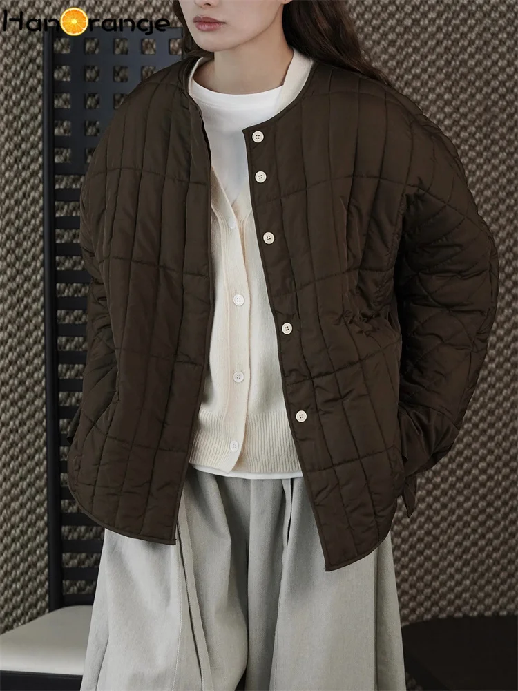 

HanOrange 2025 Winter Simple Stitch Single Breasted Cotton-padded Jacket Women Loose Warm Silhouette Casual Parkas White/Coffee