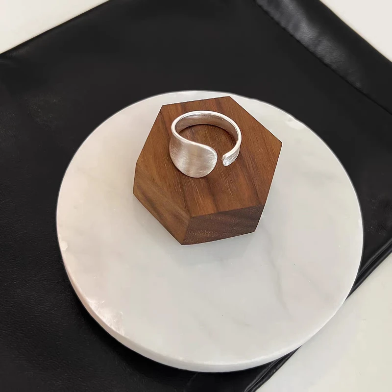 

Korean Style Fashionable Simple Irregular Wide Face Wire Drawing Ring Gift for Girls Elegant 925 Sterling Silver Ring for Women