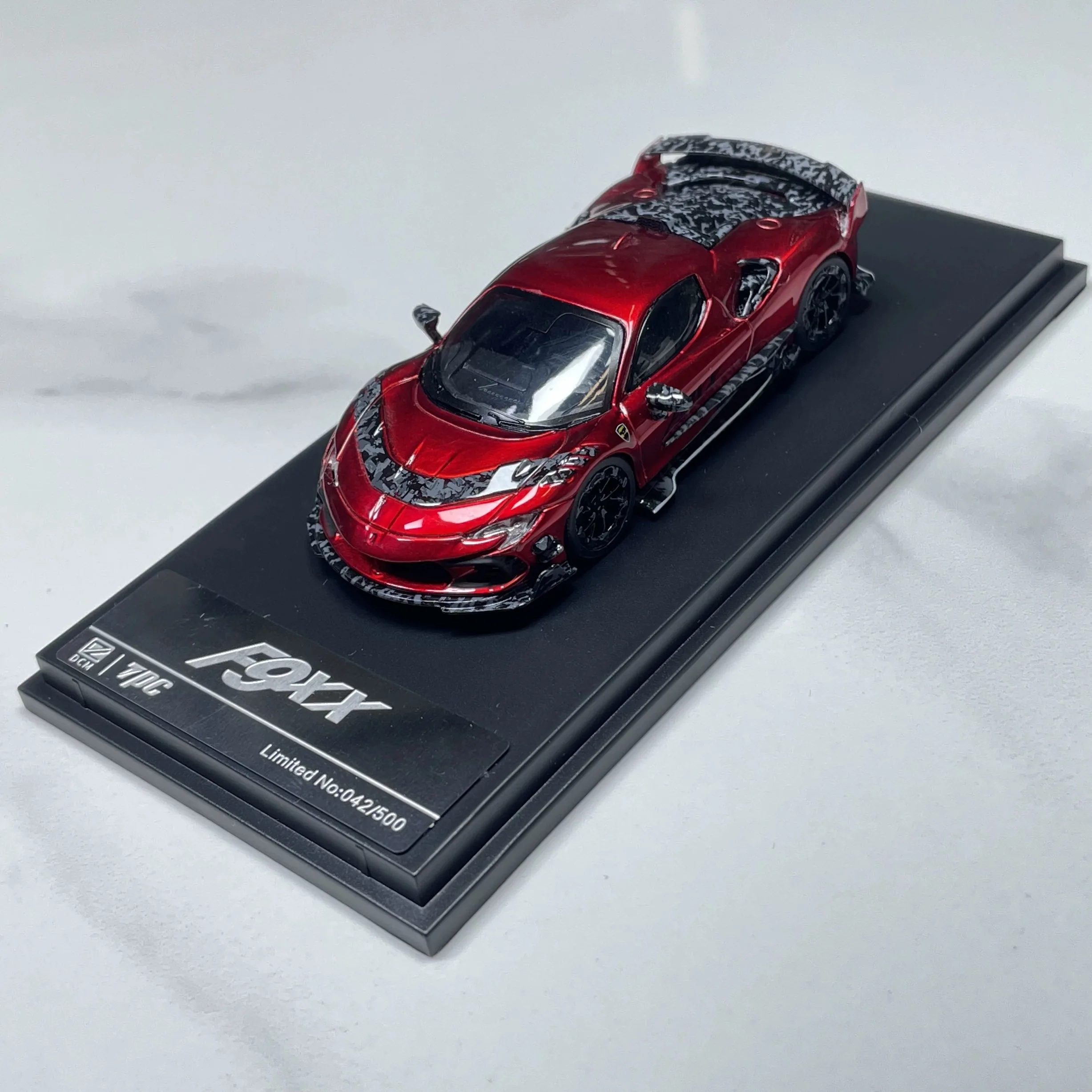 DCM&TPC 1:64 SF90 F9XX Kolekcja odlewów, model samochodu w skali, prezent