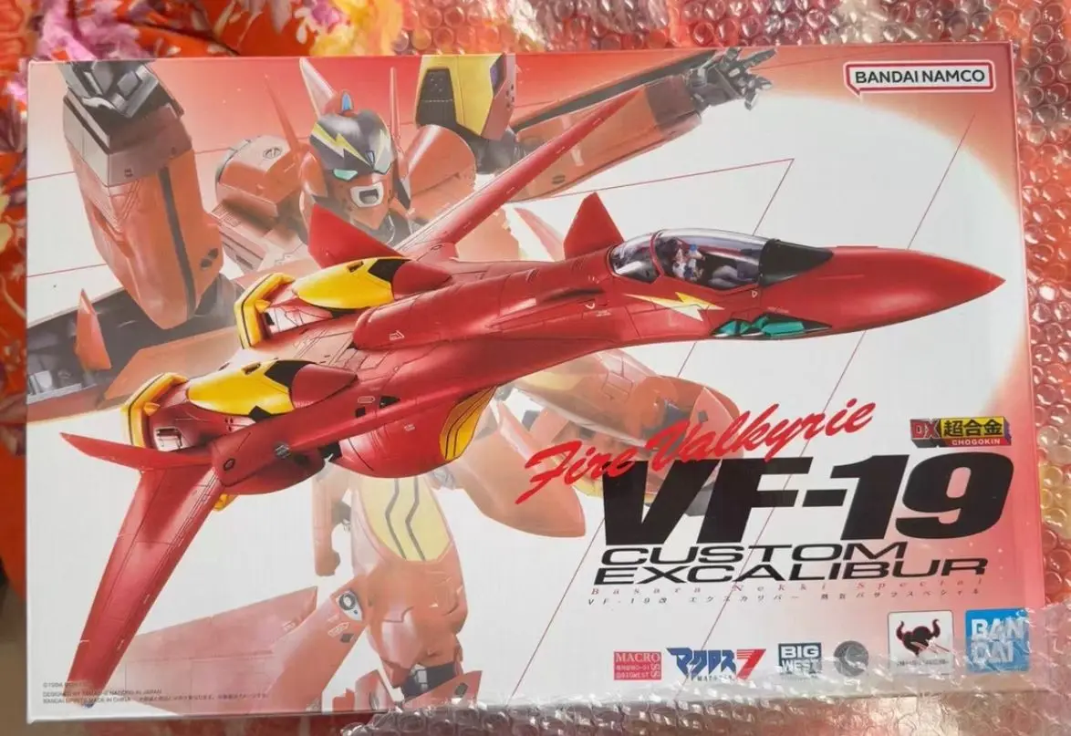 

Bandai Genuine In shock DX CHOGOKIN VF-19 CUSTOM EXCALIBUR Figure Finished movable doll assembly model statue toy collection