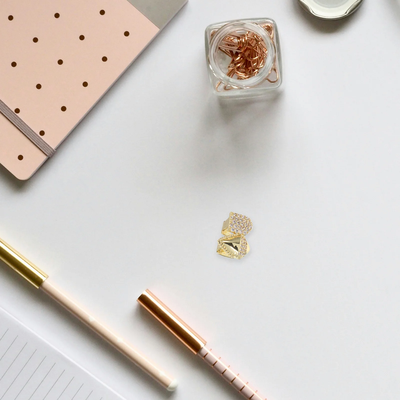 

2Pcs Teeth Grills for Men Women Shiny Zirconia Vampire Fangs Realistic V-Shaped Design Halloween Costume Party Hip Hop Rapper