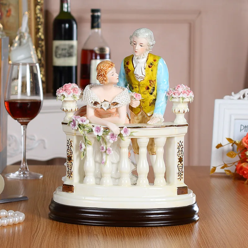 British ceramic porcelain doll creative wedding gift ornament couple European luxury character ornament high-end villa living ro