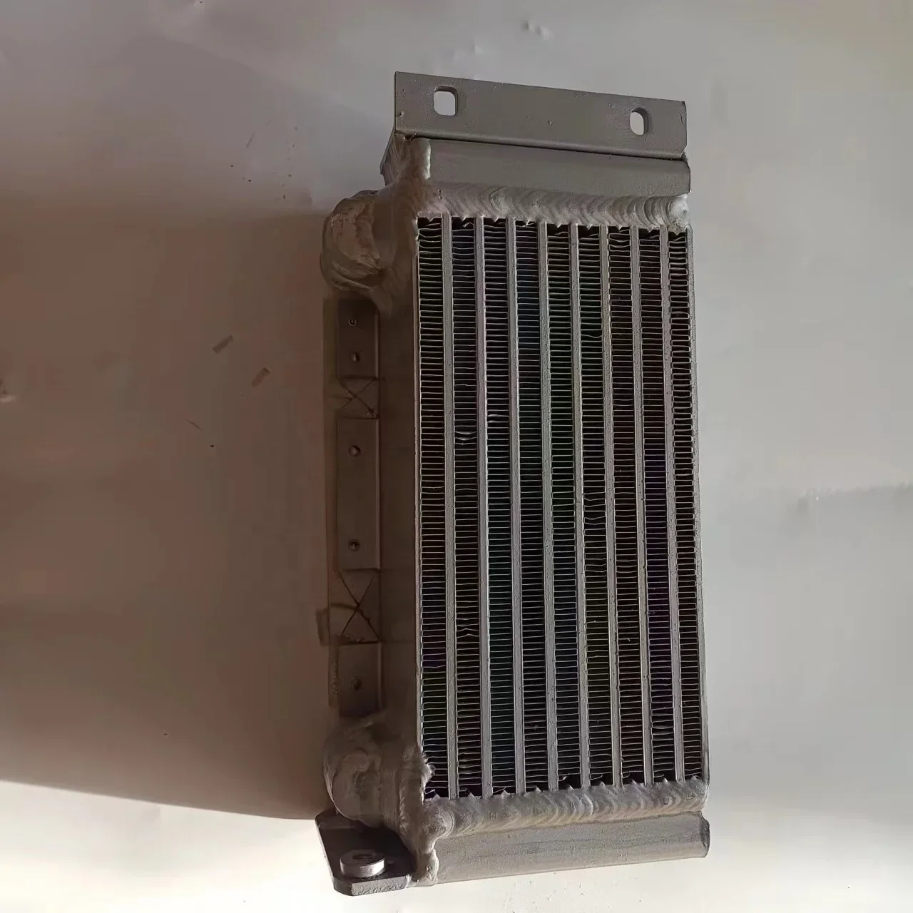 Long Service Life D2011L03 F3L2011 F3L1011F Engine Oil Cooler Assy 04272659 04102797