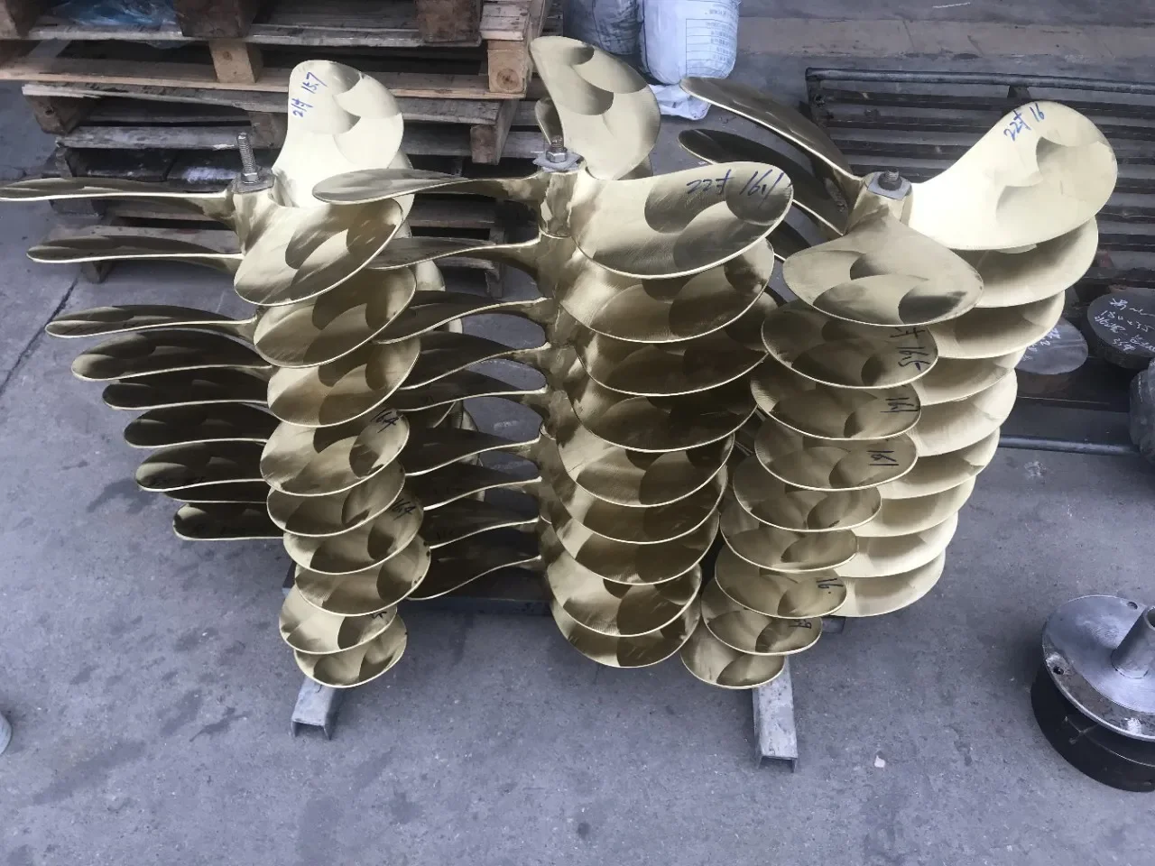 22-Zoll-NiBral-4-Blatt 0,69 DAR Vollständig CNC-gefräster Boots- und Marinepropeller