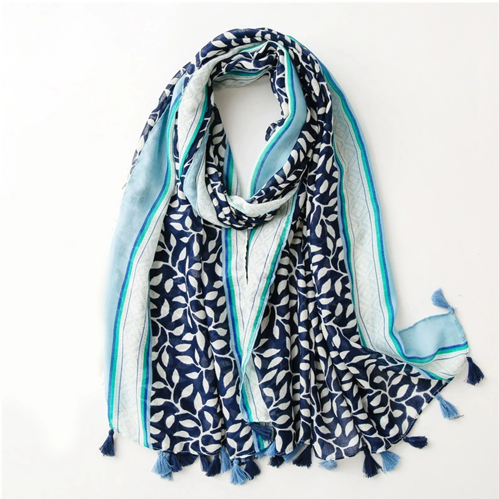 Women\'s Thin Cotton and Hemp Scarf Outdoor Sunscreen Beach Scarf Popular New Tassel Shawl 180 * 90cm Seasonal Sandproof Bandanna