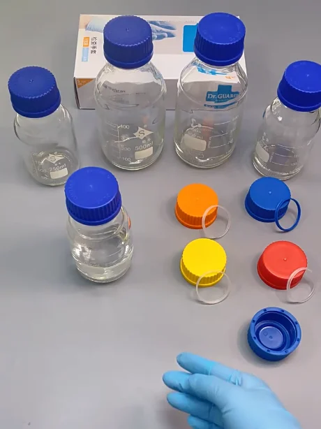 50pcs PP Screw Cap for Reagent Bottle GL45, High-Temperature Resistant Blue Cap with Pouring Ring, Solid Threaded Bottle Cap