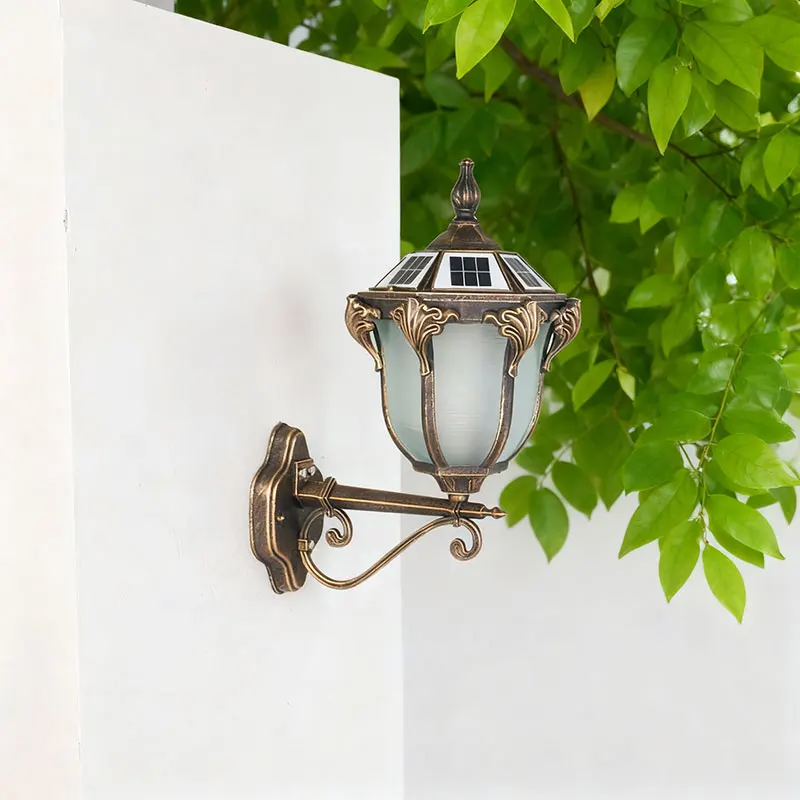 مصباح جداري خارجي يعمل بالطاقة الشمسية على الطراز الأوروبي مقاوم للماء، ديكور عتيق مناسب لإضاءة المناطق السكنية لحدائق الفيلات
