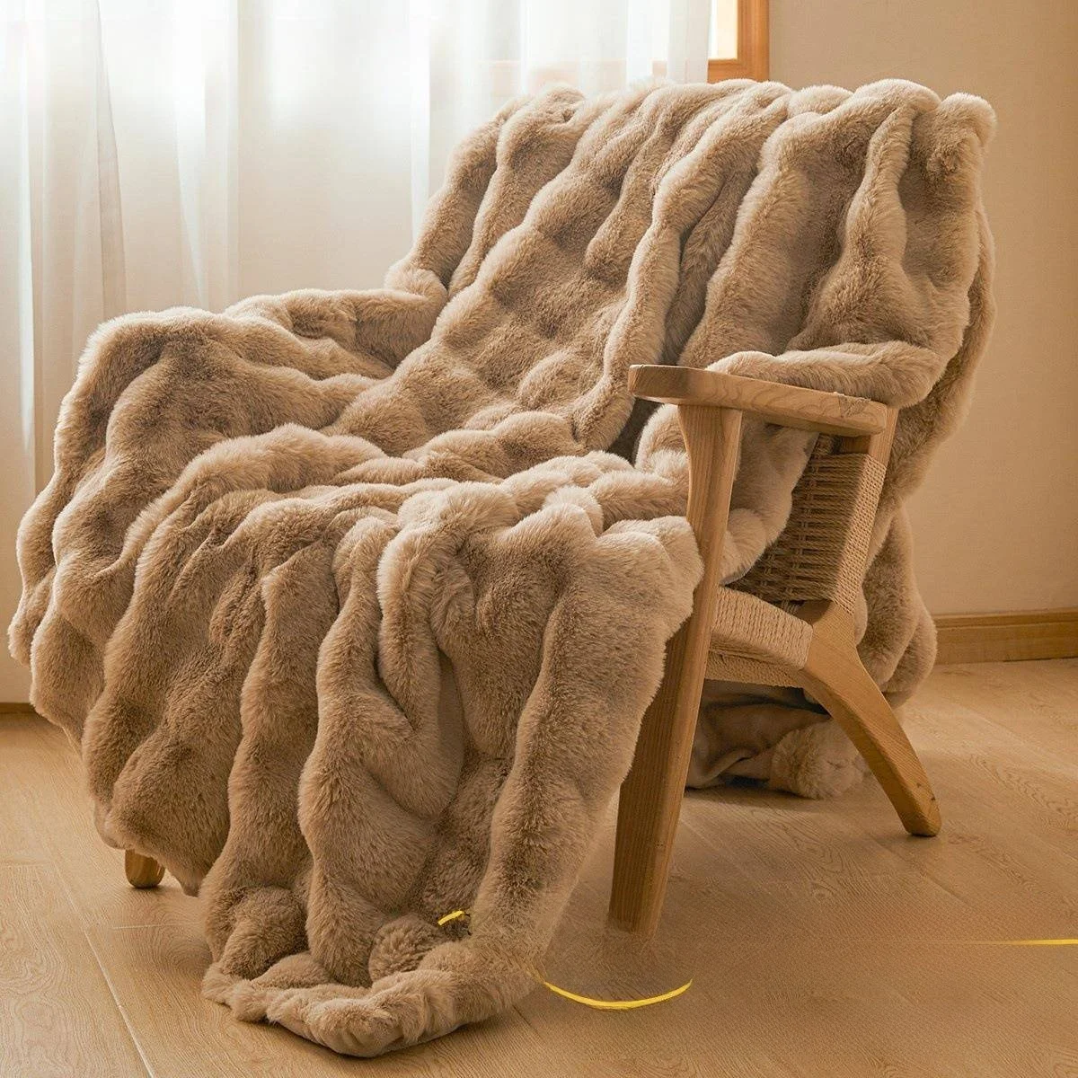 Thickened Rabbit Fur Velvet Blanket Coral Fleece Sofa Blanket Office Nap Blanket Bedding Cover Winter Warm Simple Style Pure ...