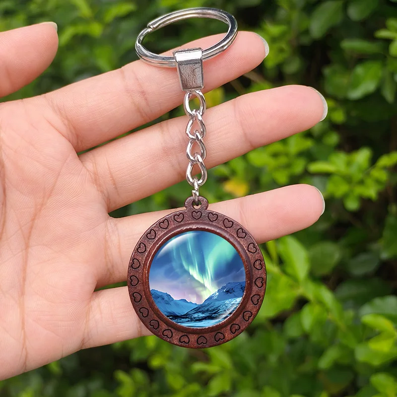 Wood Northern Lights Retro Key Chains Aurora Borealis Green Natural Scenery Art Pattern Glass Dome Pendant Keyring Travel Gifts