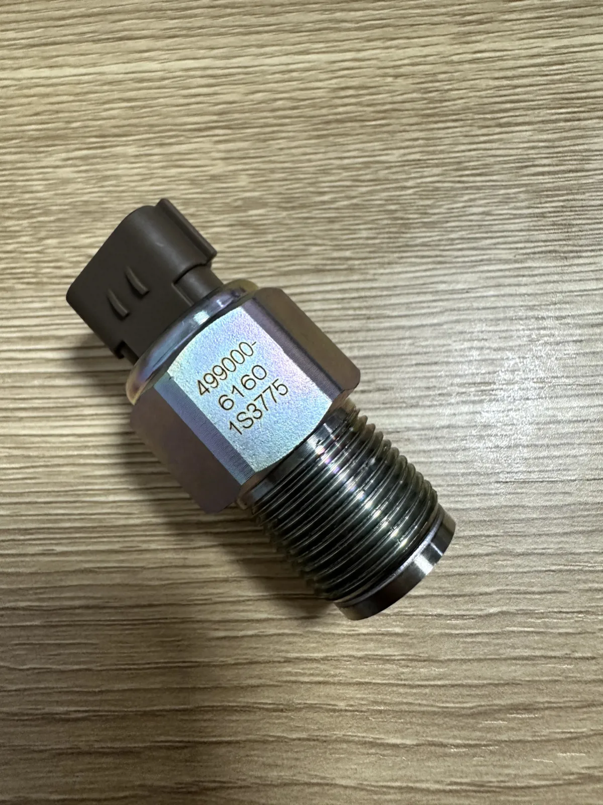 

FOR HINO ENGINE COMMON RAIL PRESSURE SENSOR 499000-6160