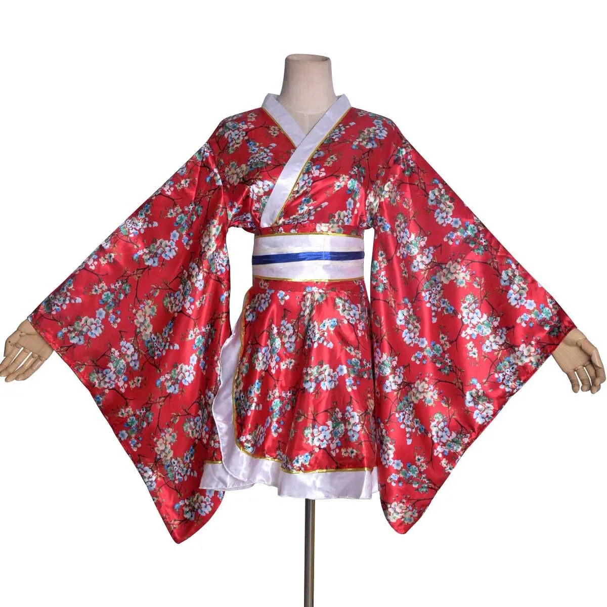 Рисунок 2 - Женское короткое кимоно в японском