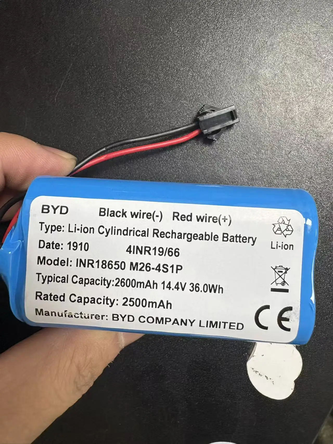14.8v18650 lithium battery pack 2500mAh lighting fixtures, outdoor telescopic speakers, video players for charging