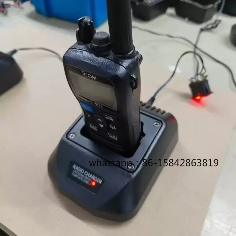 El cargador de base inteligente para walkie-talkie icom Aikemu IC-M71/M72/M73 puede cargar todo el equipo.