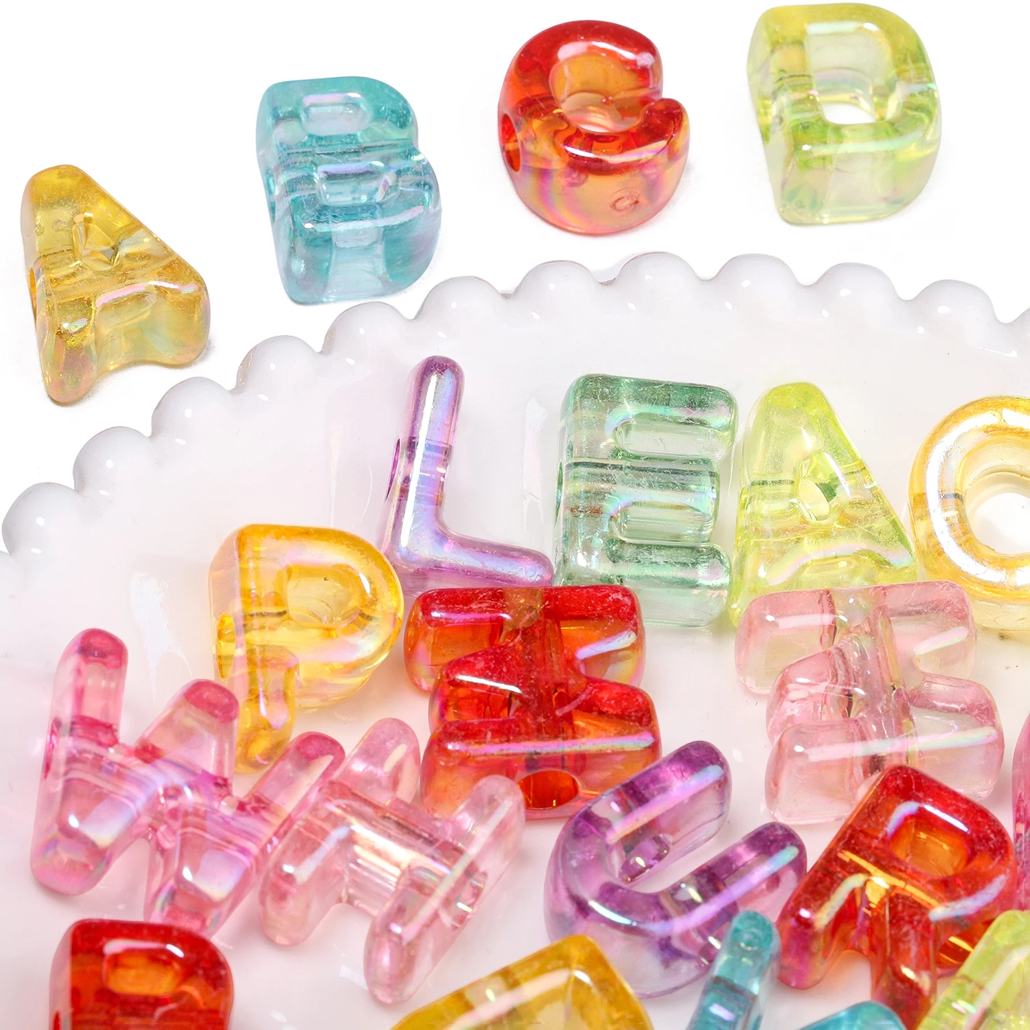 100 g, zufällige Farben, große Lochperlen mit englischen Buchstaben, lose Perlen zum Basteln von Schmuck, Armbändern und Halsketten. – Detail 8