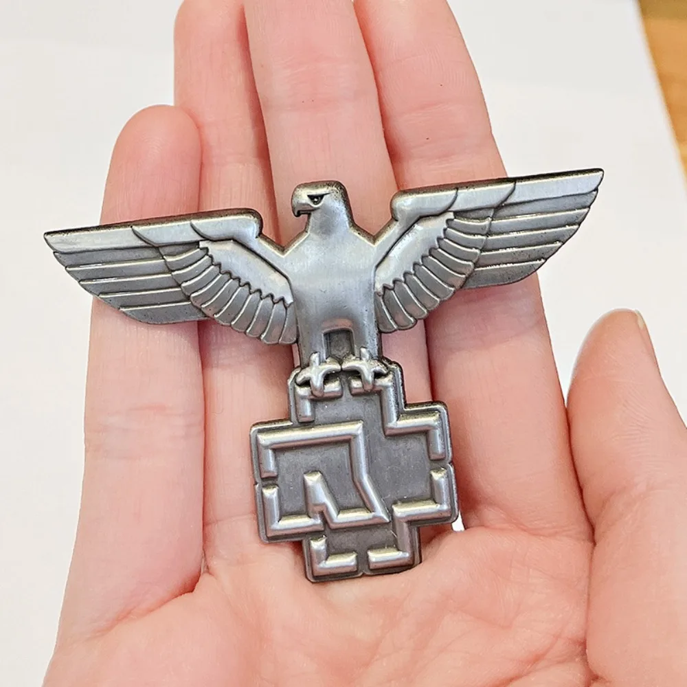 1 قطعة شارة بروش النسر الإبداع الفرقة عربة ألمانية النسر دبوس معدني التلبيب الملحقات