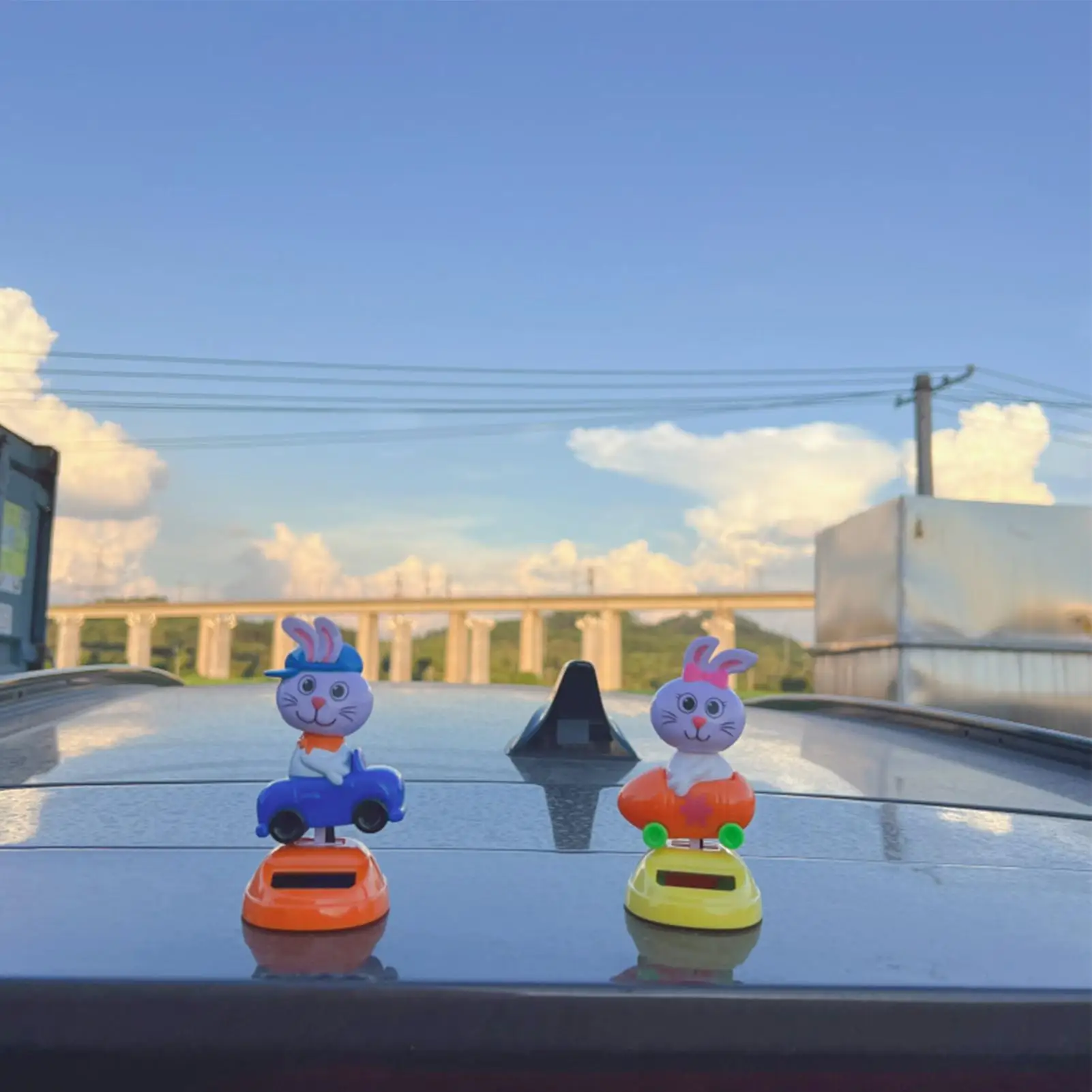 Brinquedos de dança movidos a energia solar, coelho colecionável, boneca de agitação, dança solar, bobble, cabeça de agitação para carro, escritório, festa
