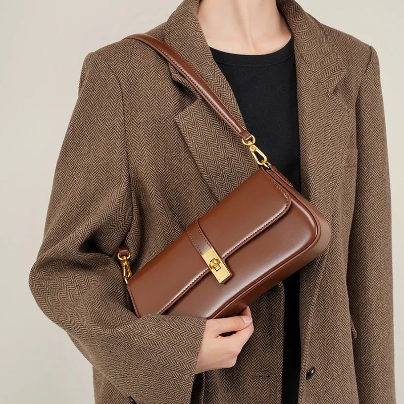 Cowhide high-quality niche baguette bag, high-end underarm bag, women's bag 2026 new versatile shoulder messenger bag