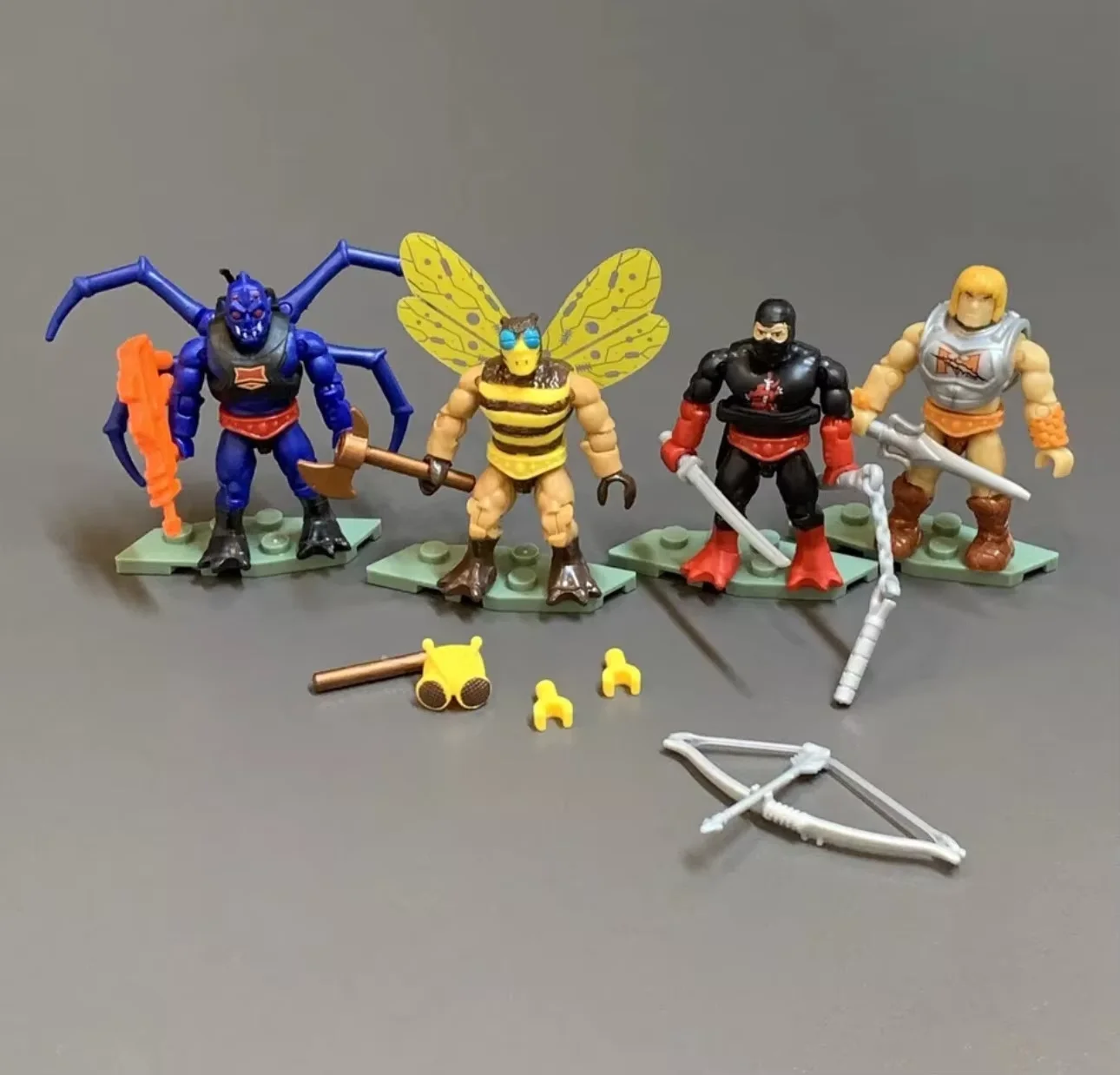 Mega Construx Motu Snake Mountain Thunder Punch Skeletor Evil-Lyn Trap Jaw Webstor Ram Man Mini Figura de Acción de 2 Pulgadas (Suelta)