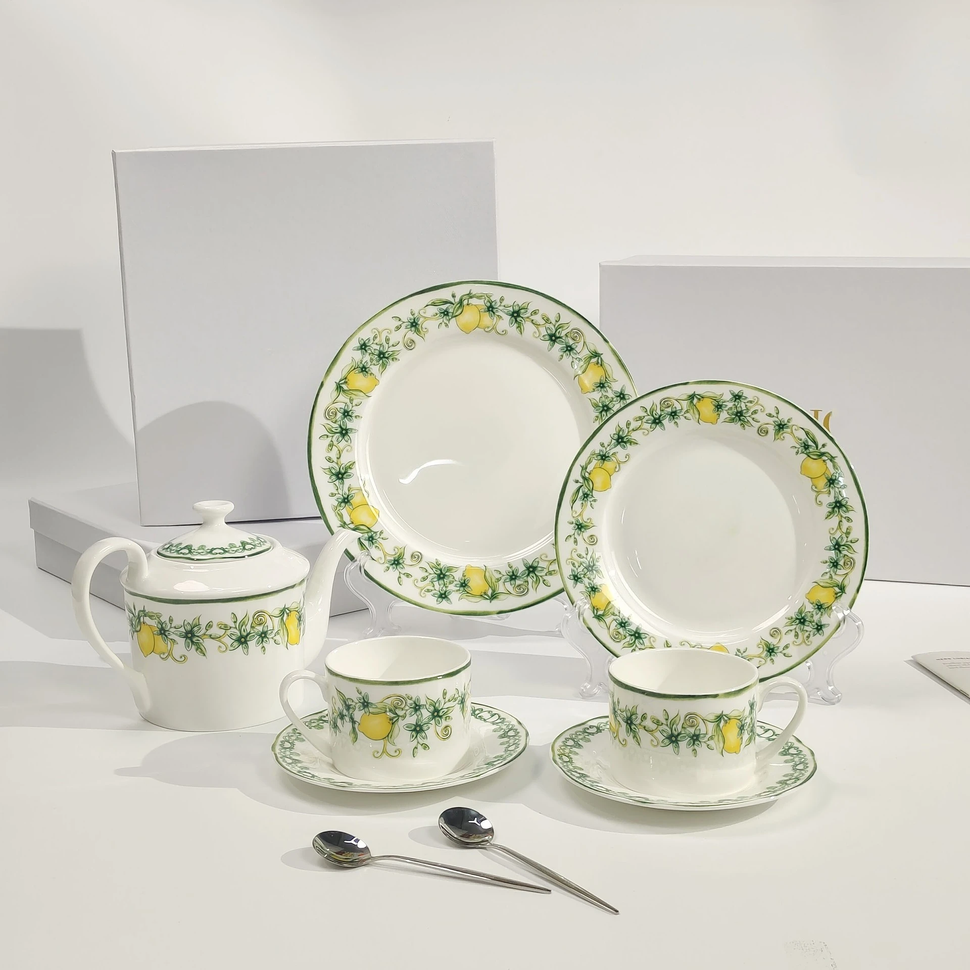 

European Style Simple Luxury Western - Style Dinner Plates Creative High - End Tableware for Restaurants Hotels Ideal as a Gift