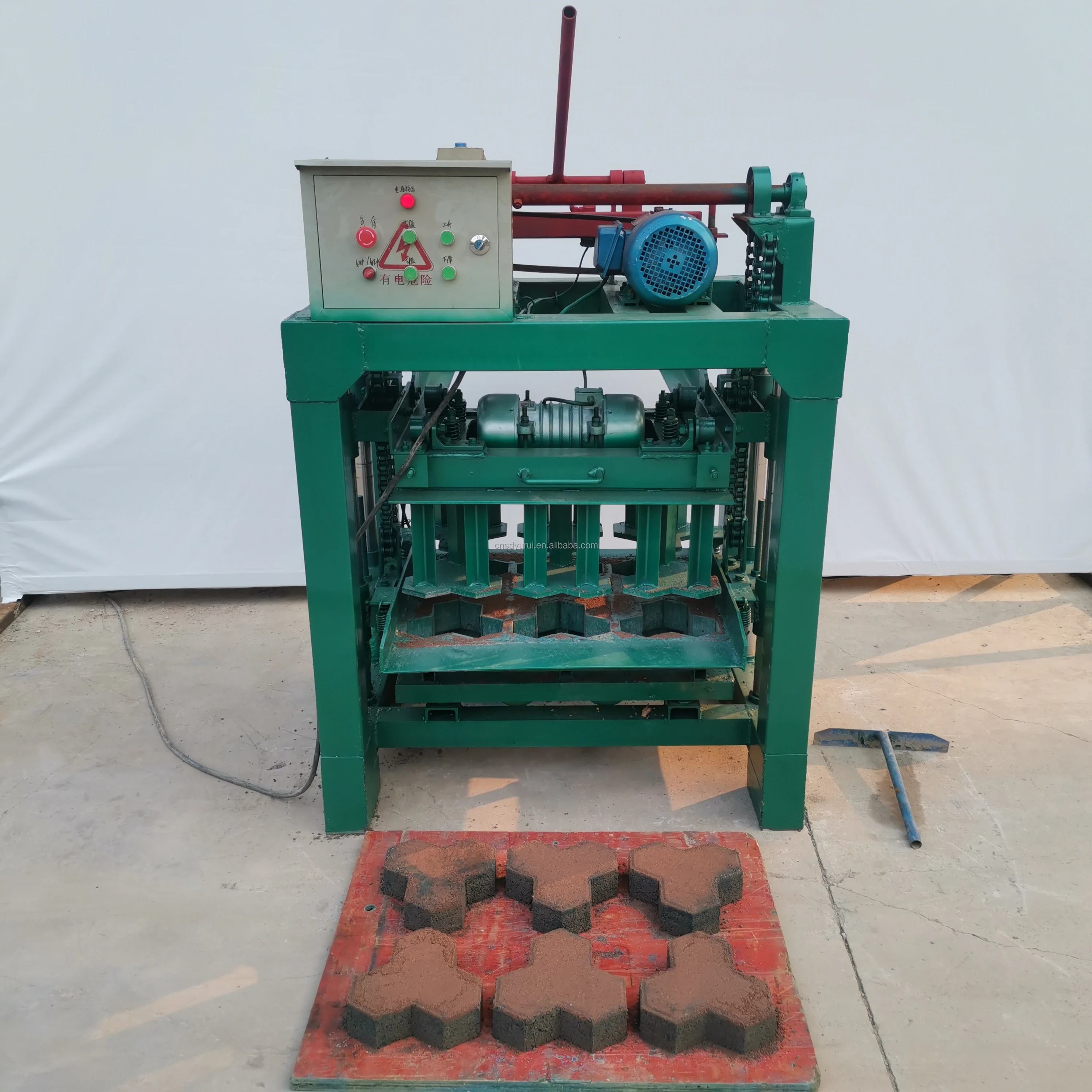 Small Manual Brick Making Machine for Self-Build Projects