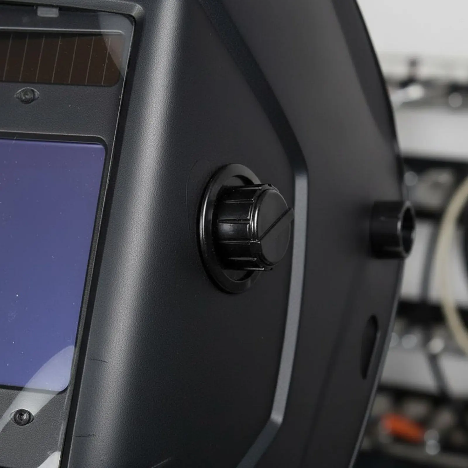 

Автоматически затемняющаяся маска для сварки металла с двойным питанием, регулируемая, с большим экраном и защитой от искр