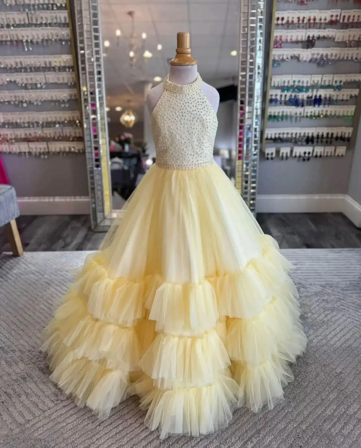 ที่กําหนดเองสีเหลืองอ่อนชุดสาวดอกไม้สําหรับงานแต่งงานT Ulleไข่มุกฉัตรG Orgeousเด็กวันเกิดพรรคชุดศีลมหาสนิทครั้งแรก