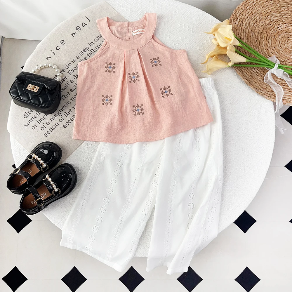 Bear Leader Korean Version Children's Clothing 2026 Fashion Summer Girls' Clothes Pink Hanging Neck Embroidery Top + White Pants
