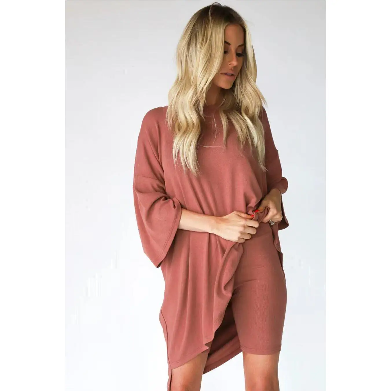 

Women's Casual Loose Short Sleeve T-shirt And Shorts Set Fashionable Seven Sleeve Commute Style Pure Color Spring Season